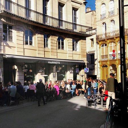 Harriet's Café Contemporain